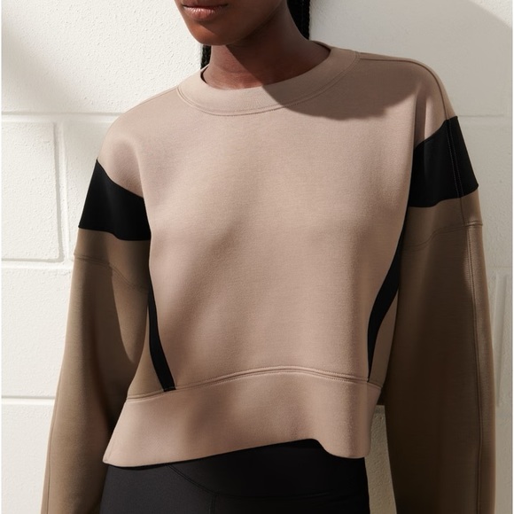 YPB neoKNIT cropped sweatshirt from Abercrombie & Fitch - Picture 4 of 4